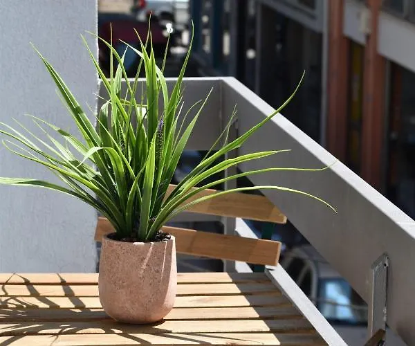 Olive - Happyhostgr - Downtown Apartment Volos